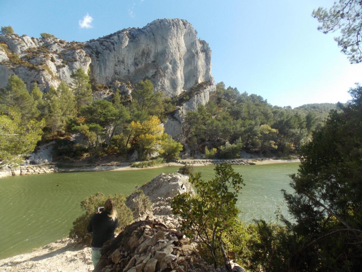 Les Coronilles Bed and Breakfast Beaucaire  Exteriör bild