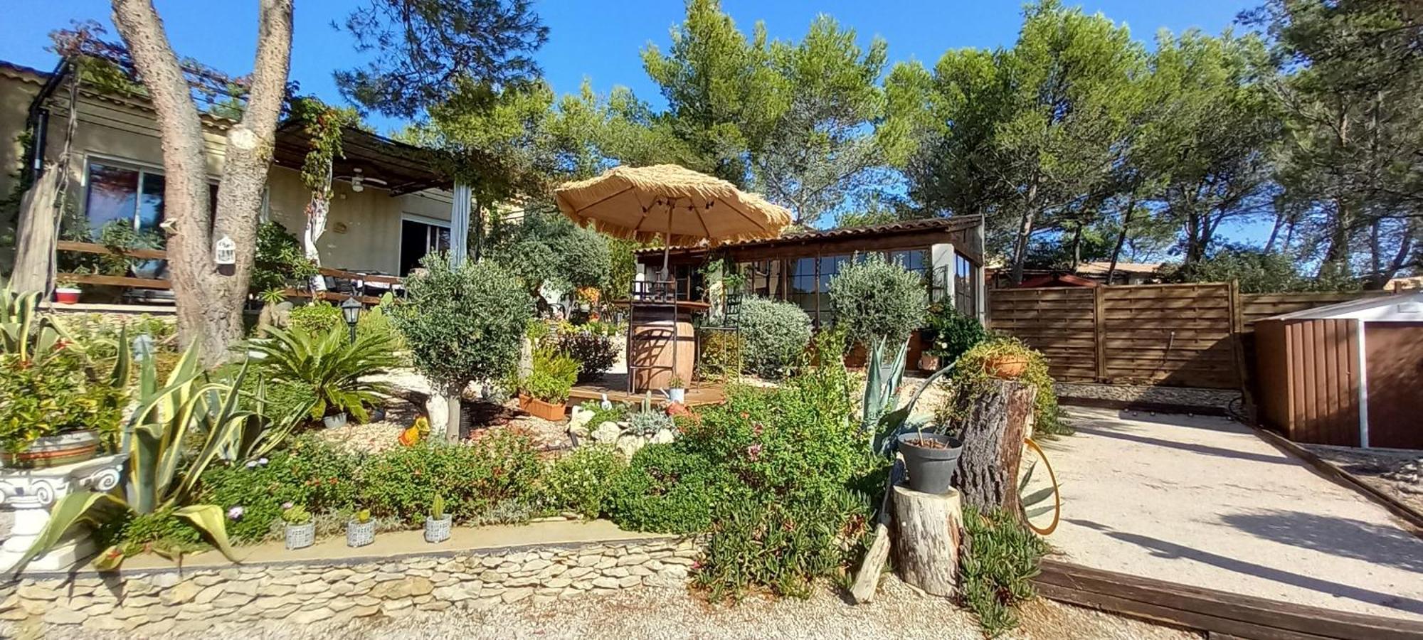 Les Coronilles Bed and Breakfast Beaucaire  Exteriör bild