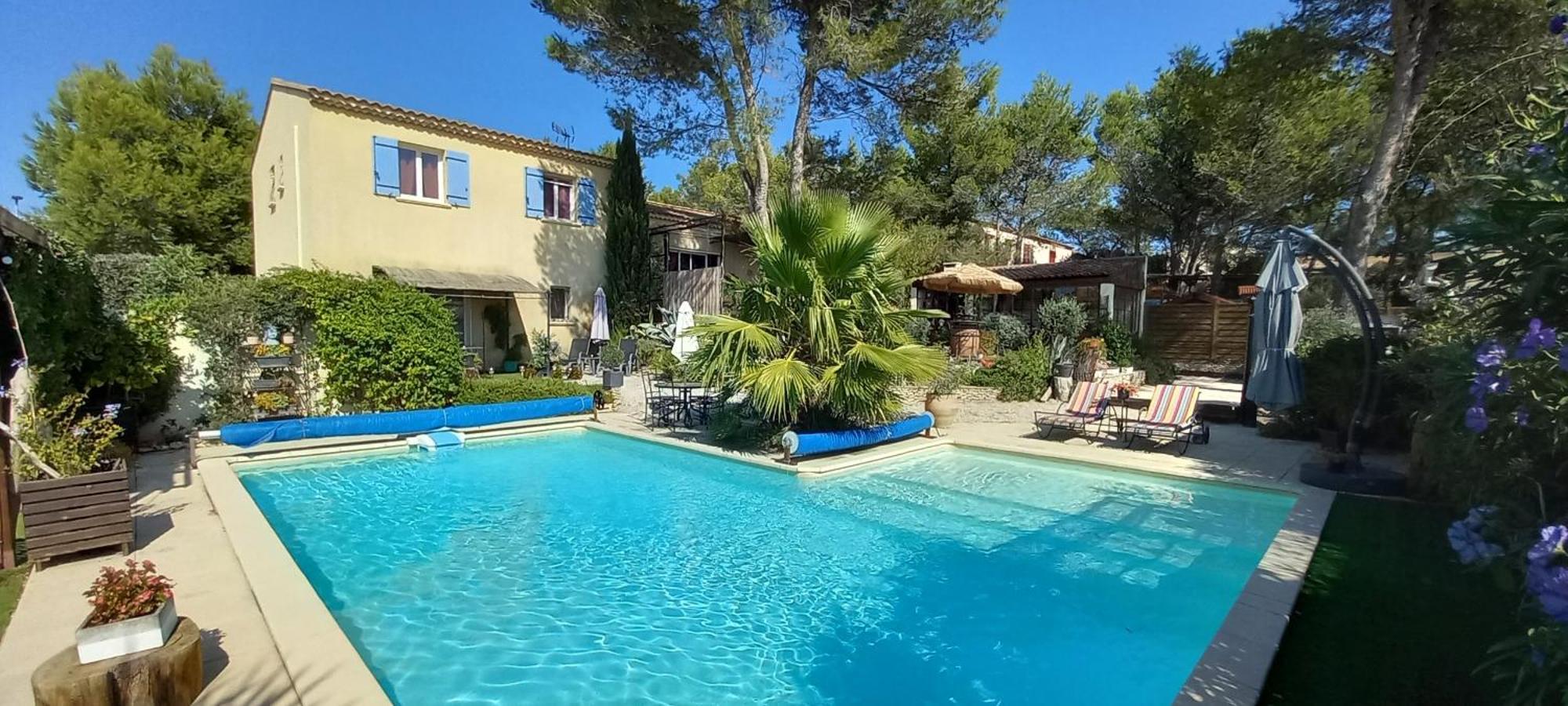 Les Coronilles Bed and Breakfast Beaucaire  Exteriör bild